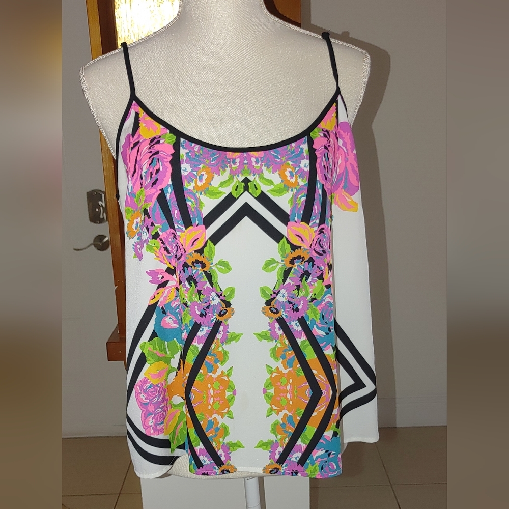 Beautiful Sleeveless Casual Blouse.